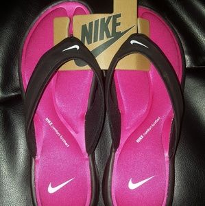 Nike flip flops